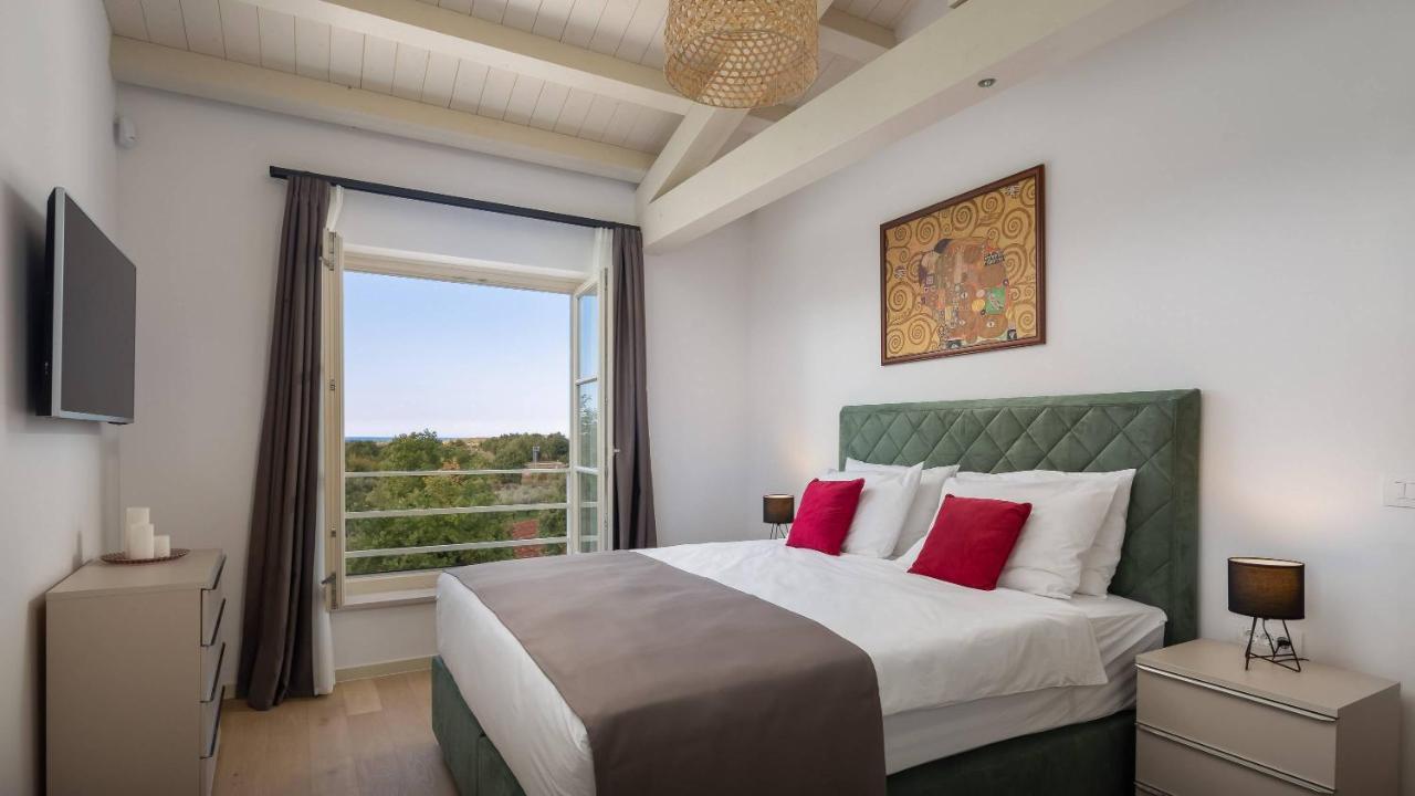 Villa Blanche By Ilc Brtonigla Extérieur photo