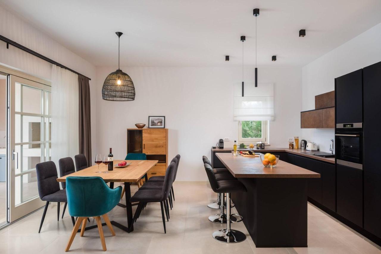 Villa Blanche By Ilc Brtonigla Extérieur photo
